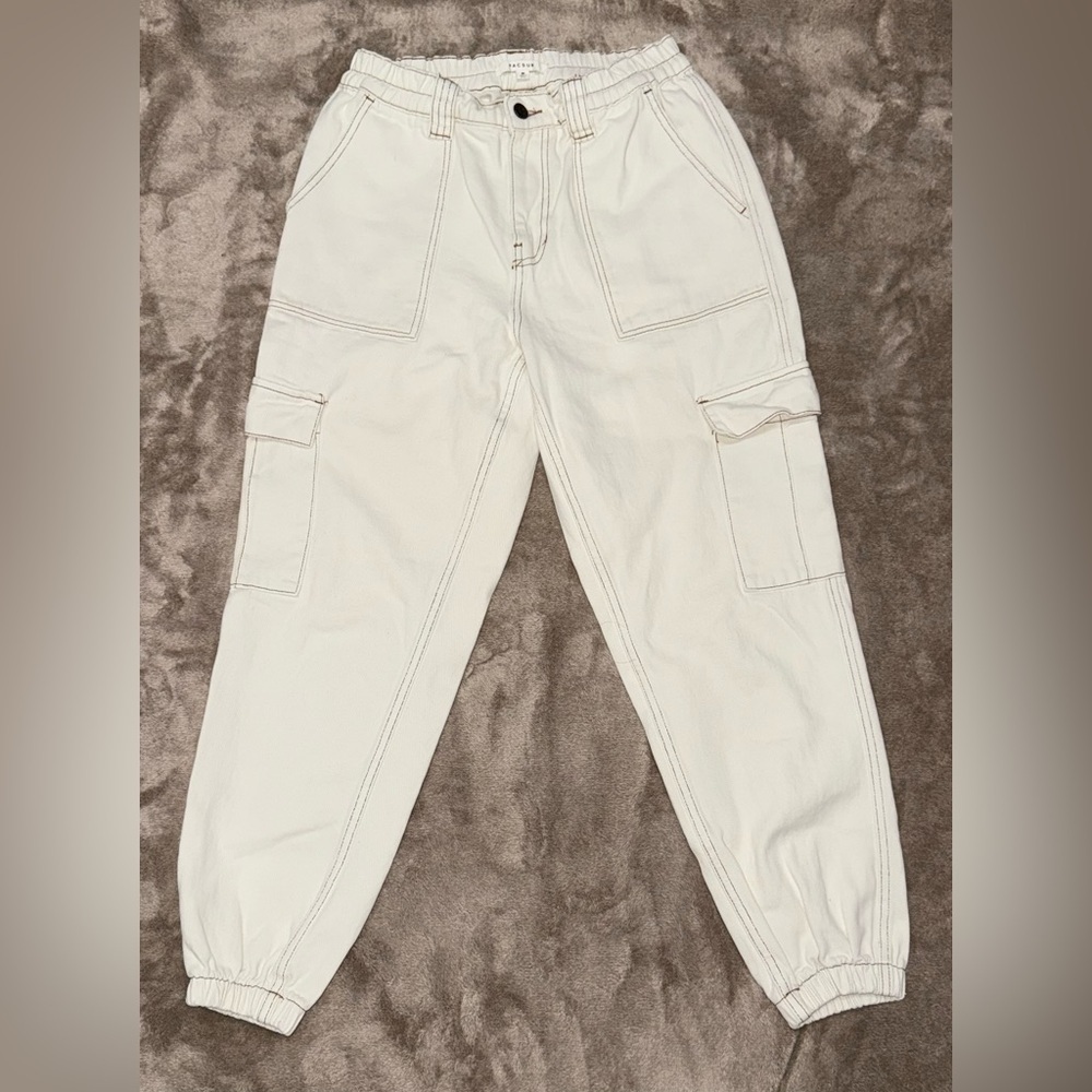 PACSUN Cargo Jogger Jean in Cream Size Medium